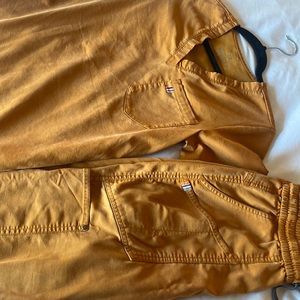 Medi clo Scrubs Top + Bottoms